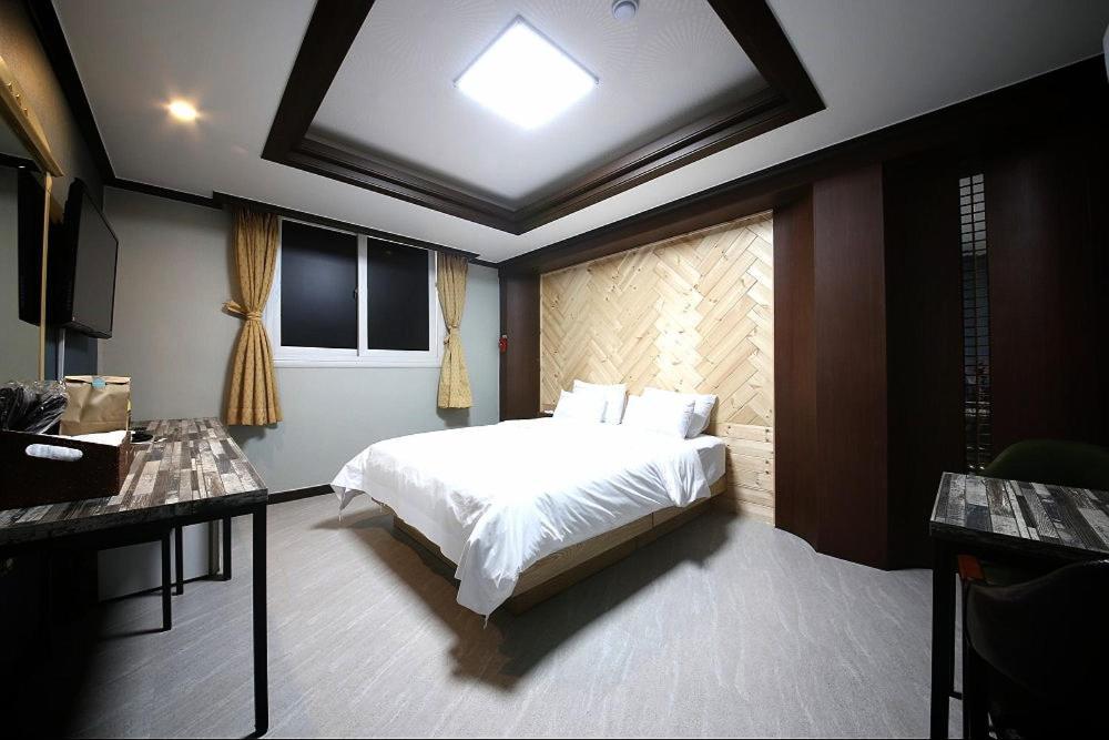 Geoje A-Plus Hotel Exterior photo